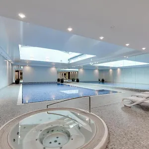 Waterlane Riverside Spa, Pool & Gym By Downtown Apartment